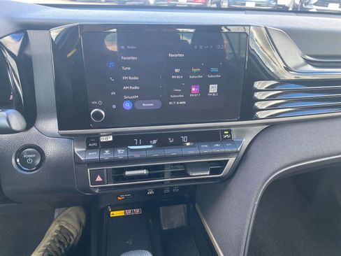 Used 2025 Toyota Camry LE image 18