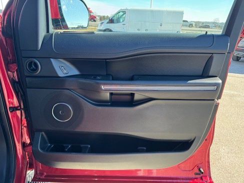 Certified 2021 Ford Expedition Max XLT image 40
