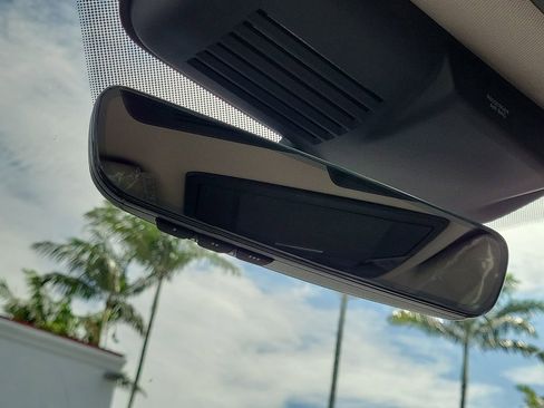 New 2025 Mitsubishi Outlander SE image 23