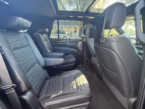 Used 2024 Cadillac Escalade Premium Luxury Platinum image 13