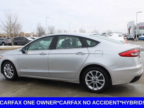 Used 2019 Ford Fusion SE image 4