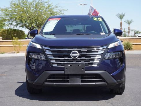 Certified 2025 Nissan Rogue SV FWD image 5