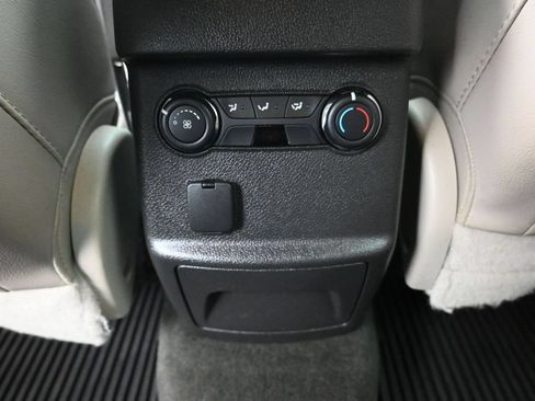 Used 2015 Ford Explorer XLT w/ Equipment Group 202B AWD/4WD image 25