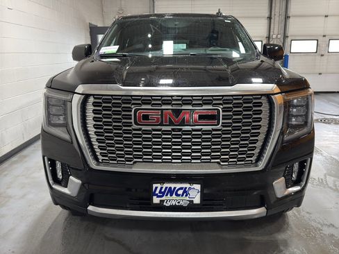 Used 2024 GMC Yukon XL Denali w/ Advanced Technology Package image 10