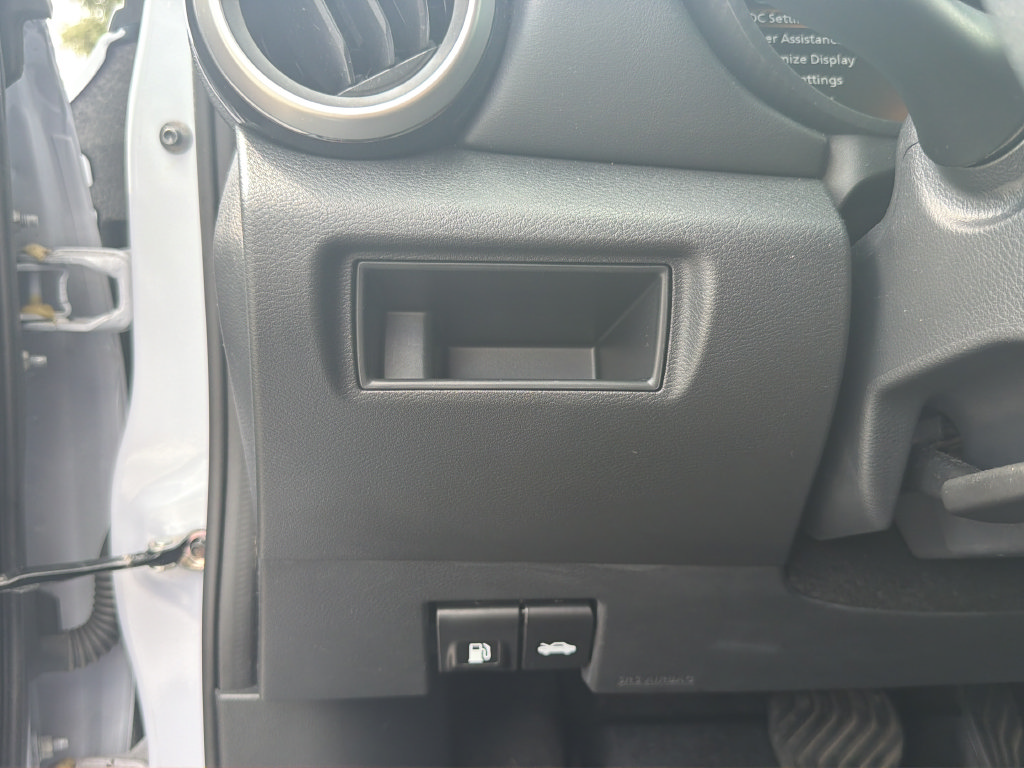 Certified 2024 Nissan Versa SR w/ Trunk Package FWD image 36