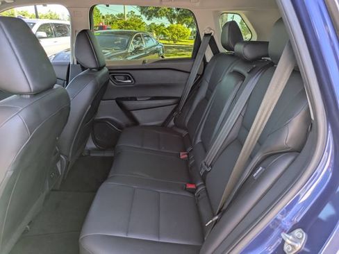 Used 2023 Nissan Rogue SV w/ SV Premium B Package FWD image 14