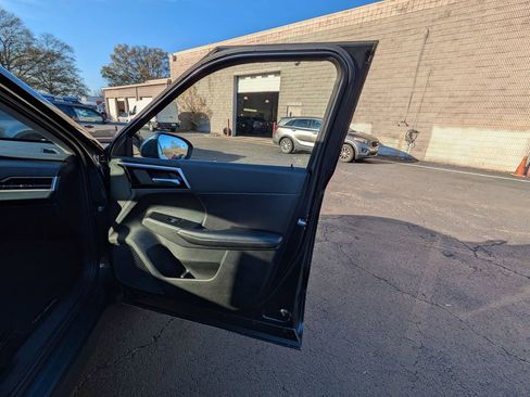 Used 2024 Mitsubishi Outlander SE image 28