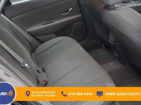 Used 2024 Hyundai Elantra SEL FWD image 13