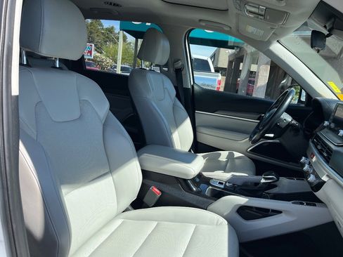 Used 2020 Kia Telluride S w/ S 8 Passenger Seating Package FWD image 40
