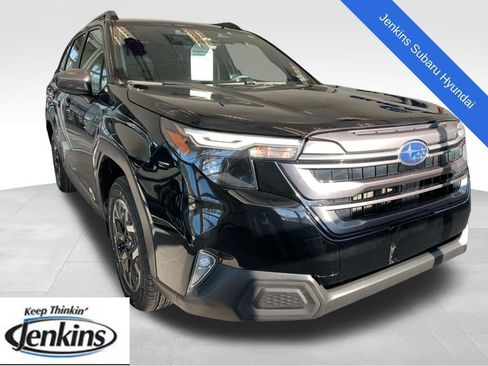 Certified 2025 Subaru Forester Premium image 1
