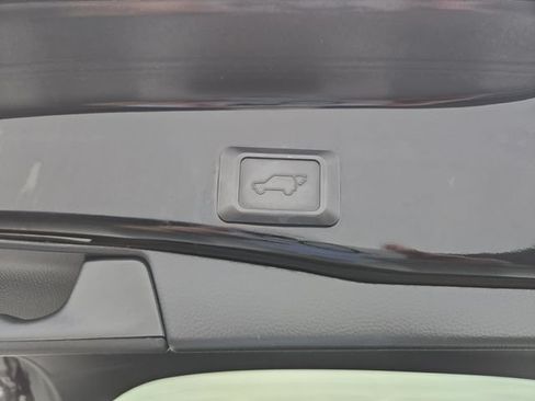 Used 2021 Toyota RAV4 XLE w/ Convenience Package AWD/4WD image 30