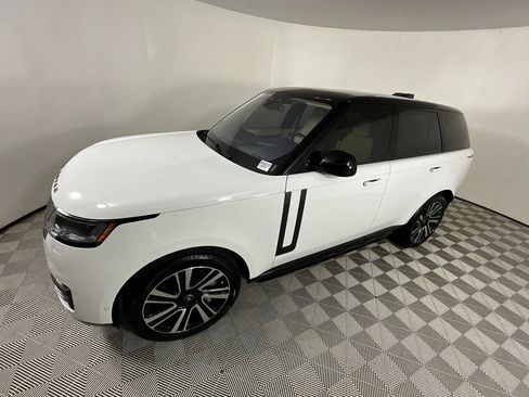 Certified 2023 Land Rover Range Rover SE image 9