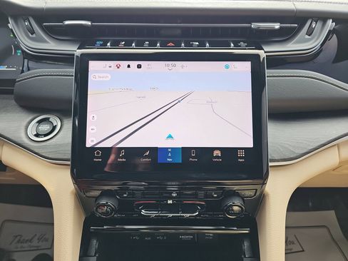 Used 2022 Jeep Grand Cherokee Limited 4xe image 23