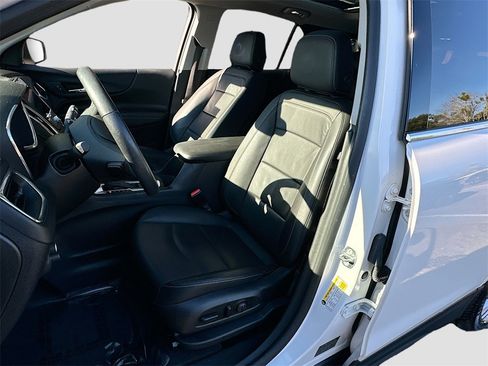 Used 2018 Chevrolet Equinox Premier image 22