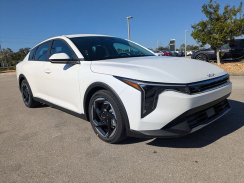 New 2025 Kia K4 GT-Line Turbo FWD image 36