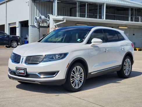 Used 2018 Lincoln MKX Reserve w/ Lincoln MKX Climate Package FWD image 3