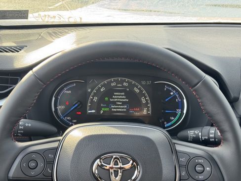 New 2025 Toyota RAV4 SE image 14