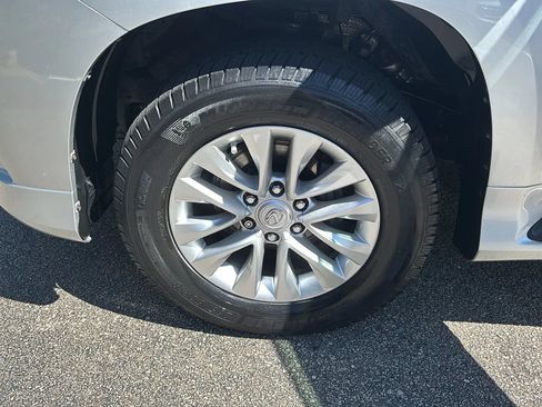 Used 2015 Lexus GX 460 w/ Premium Package AWD/4WD image 24