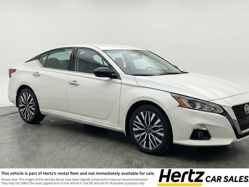 Used 2025 Nissan Altima 2.5 SV FWD image 1