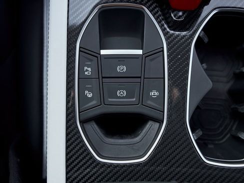 Used 2025 Lamborghini Urus SE image 65