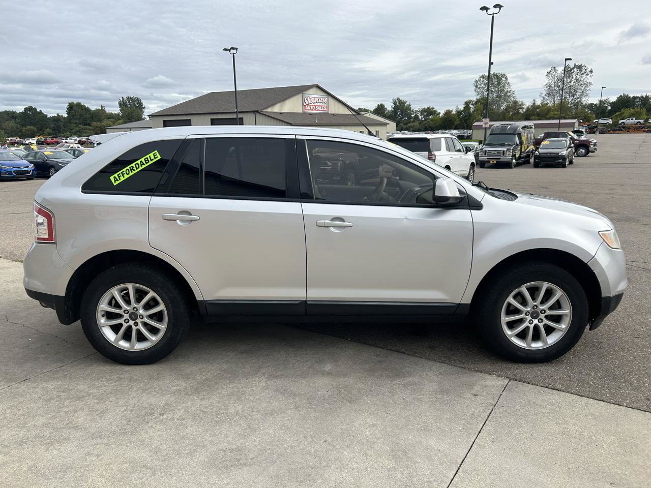 Used 2010 Ford Edge SEL FWD image 4
