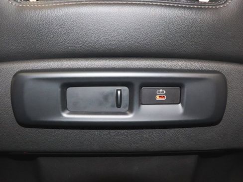 Used 2022 BMW X7 xDrive40i w/ Premium Package image 46