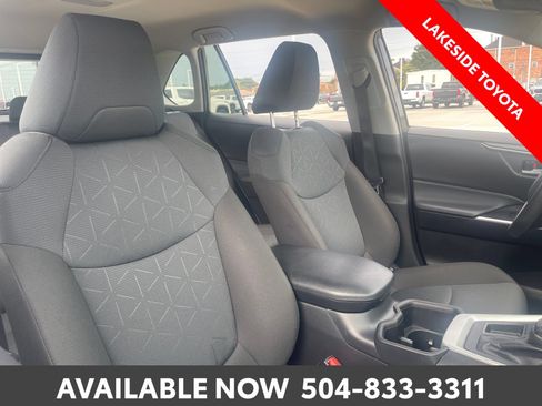 Used 2025 Toyota RAV4 XLE FWD image 15