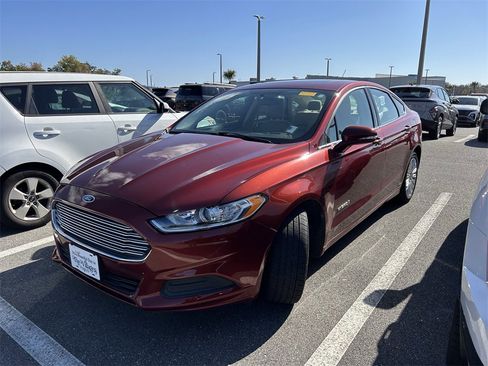 Used 2014 Ford Fusion SE image 4