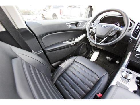 Used 2024 Ford Edge SEL w/ Convenience Package AWD/4WD image 11