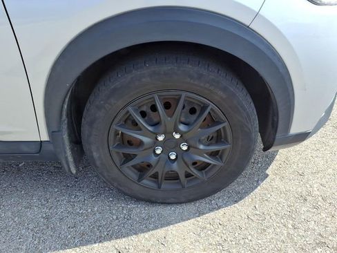 Used 2018 Nissan Kicks S image 5