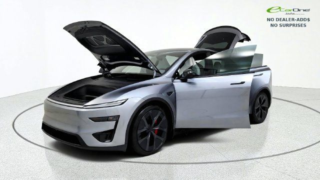 Used 2026 Tesla Model Y Performance AWD/4WD image 13