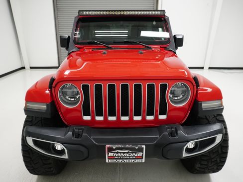 Used 2018 Jeep Wrangler Unlimited Sahara image 2