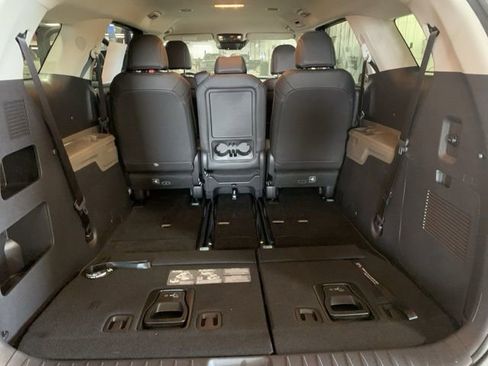 New 2026 Kia Carnival FWD image 17