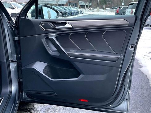 Used 2024 Volkswagen Tiguan SEL R-Line image 21