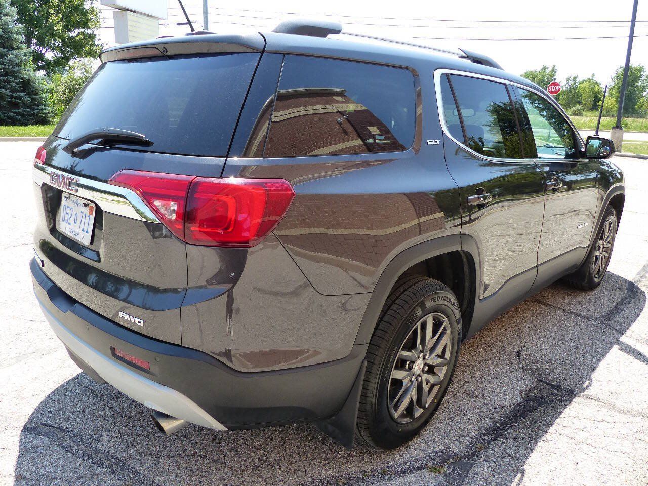 Used 2017 GMC Acadia SLT AWD/4WD image 12