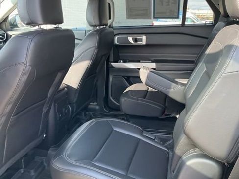 Used 2024 Ford Explorer XLT w/ Equipment Group 202A image 19