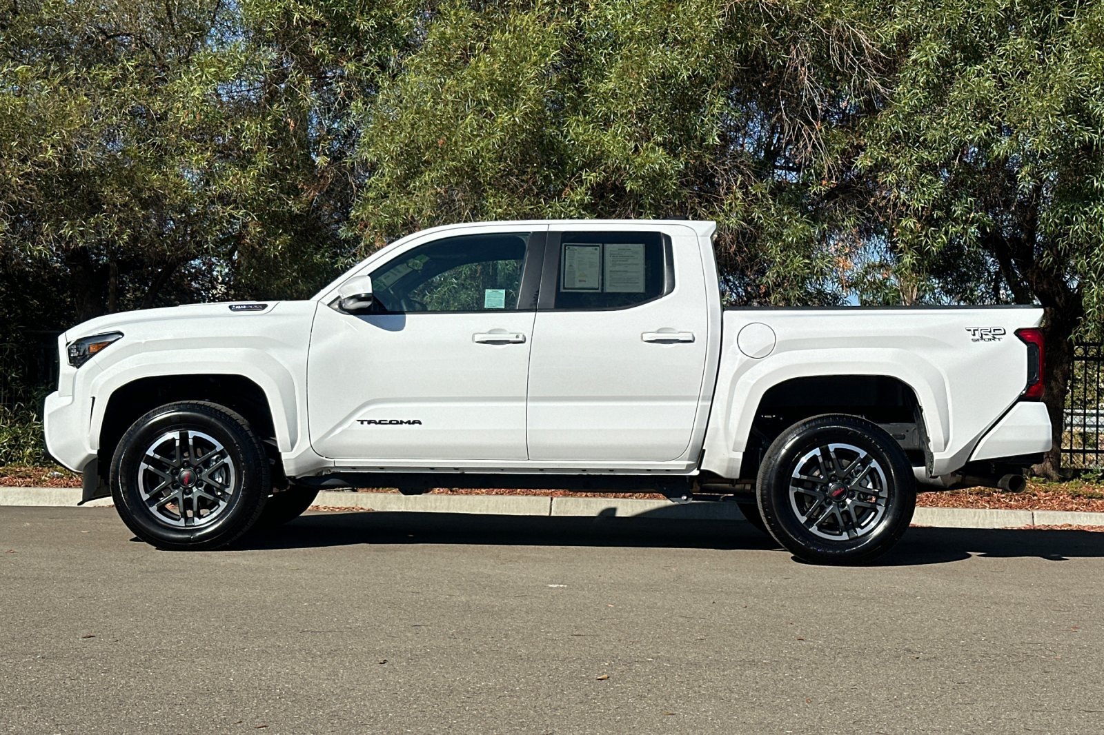 Certified 2026 Toyota Tacoma TRD Sport AWD/4WD image 8