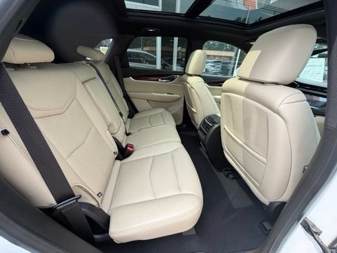 Used 2019 Cadillac XT5 Premium Luxury AWD/4WD image 16