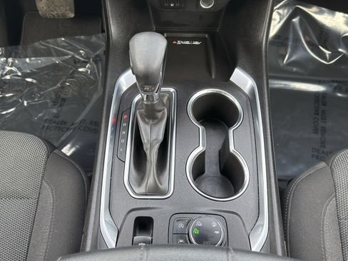 Used 2022 Chevrolet Traverse LT image 30