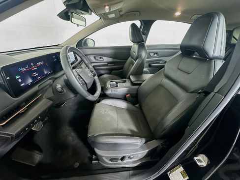 Used 2023 Nissan Ariya FWD image 13