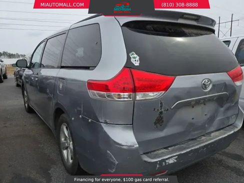 Used 2011 Toyota Sienna LE FWD image 4