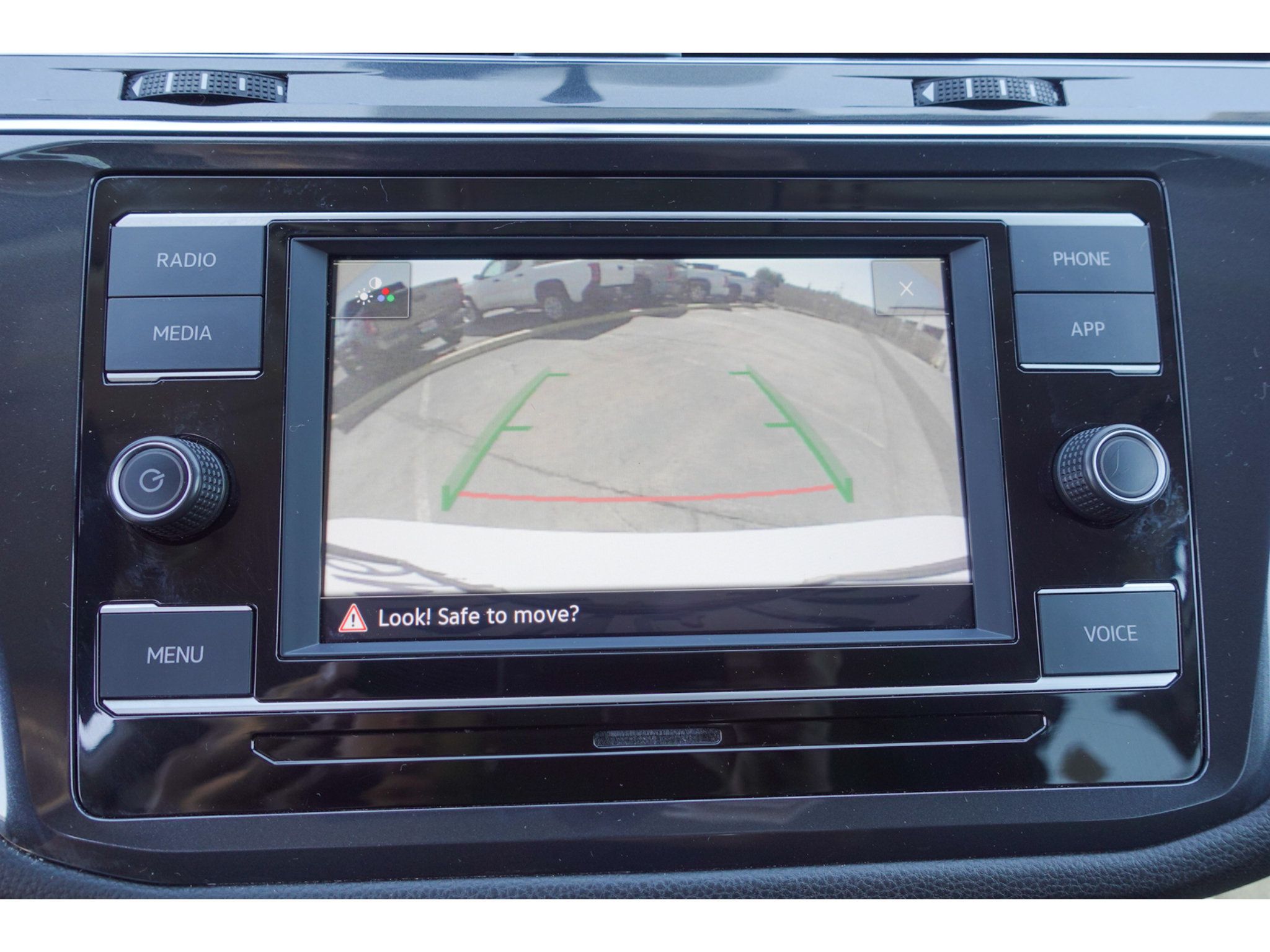 Used 2022 Volkswagen Tiguan S FWD image 21