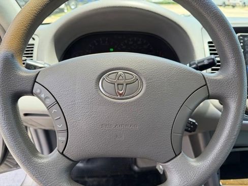Used 2005 Toyota Camry FWD image 13