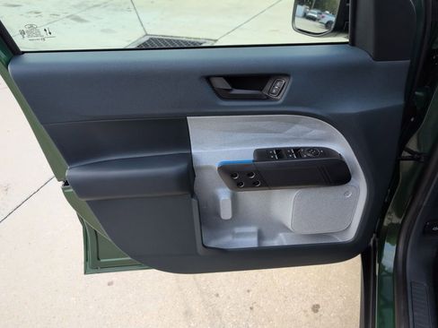 New 2025 Ford Maverick XLT image 28