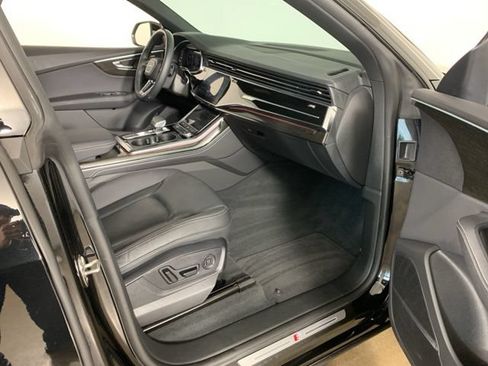 Used 2025 Audi Q8 Premium Plus AWD/4WD image 39