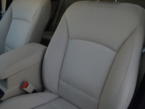 Used 2018 Subaru Outback 2.5i Premium image 27