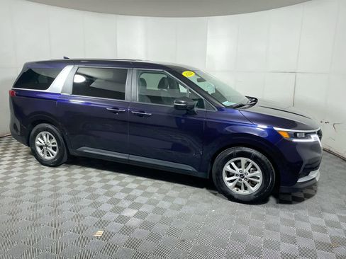 Used 2024 Kia Carnival LX image 15