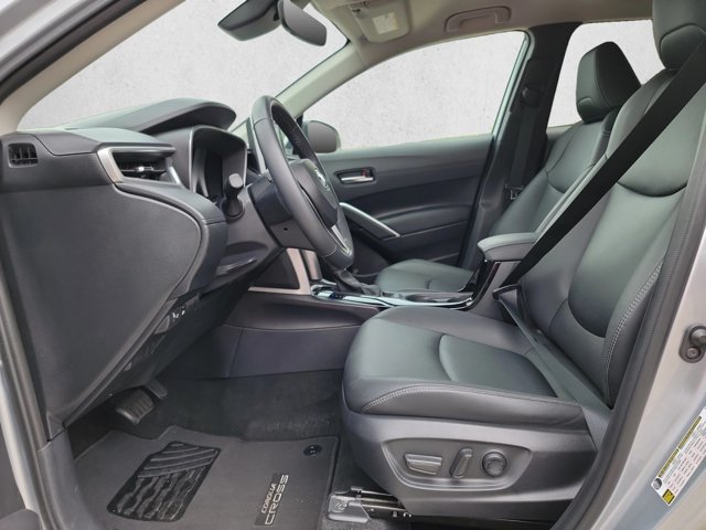 Used 2022 Toyota Corolla Cross XLE AWD/4WD image 17