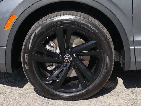 Used 2024 Volkswagen Tiguan SE R-Line FWD image 45