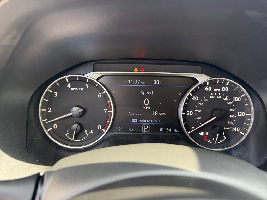 Used 2024 Nissan Altima 2.5 SR w/ SR Premium Package FWD image 14